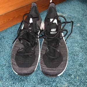 black and white nike sneakers